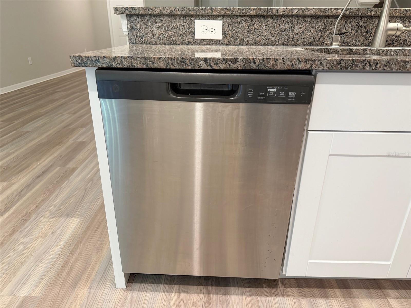 Image 6 of 74 For 11918 Castine Street