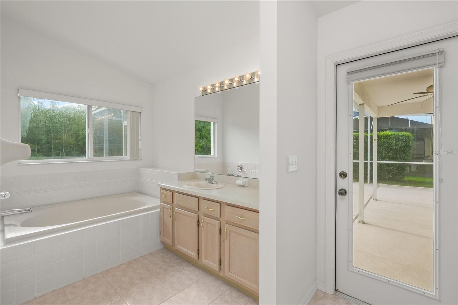 Image 17 of 44 For 13010 Royal George Avenue