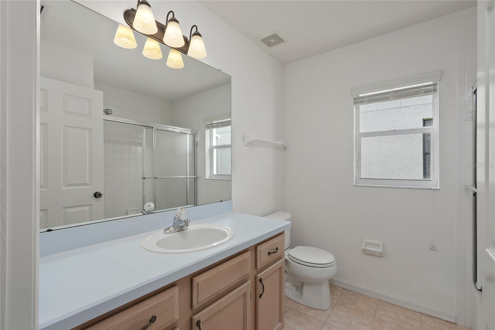 Image 21 of 44 For 13010 Royal George Avenue