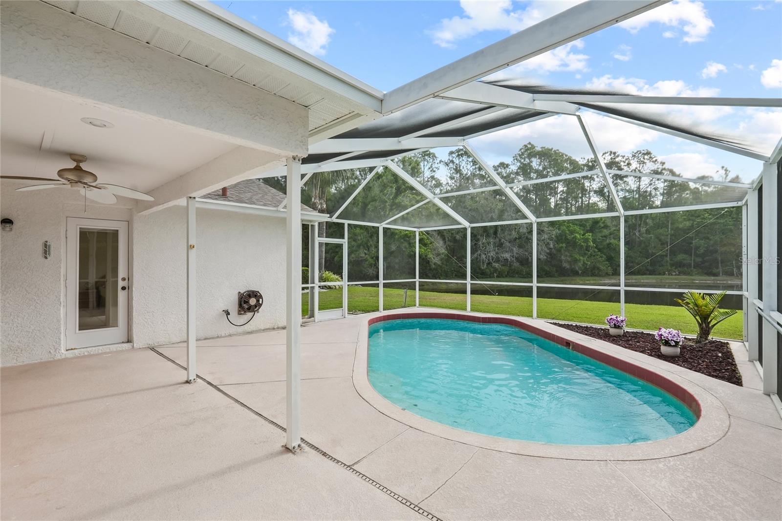 Image 23 of 44 For 13010 Royal George Avenue