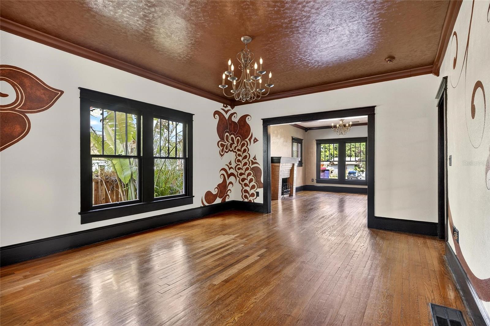 Image 14 of 53 For 810 River Heights Avenue