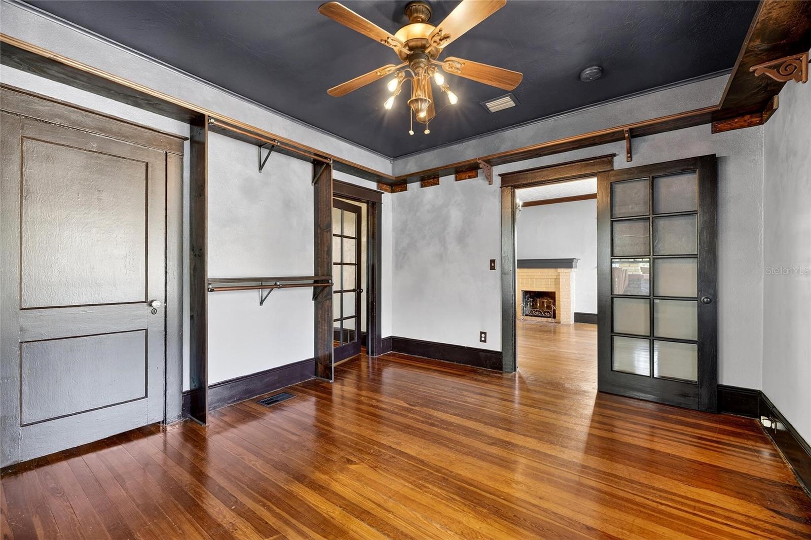 Image 27 of 53 For 810 River Heights Avenue