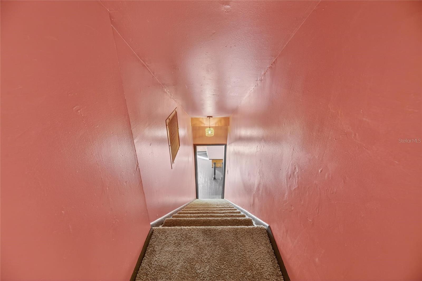 Image 36 of 53 For 810 River Heights Avenue