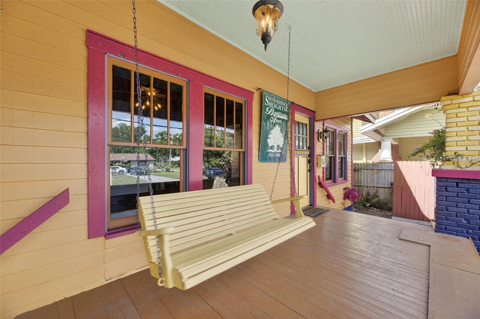 Image 4 of 53 For 810 River Heights Avenue