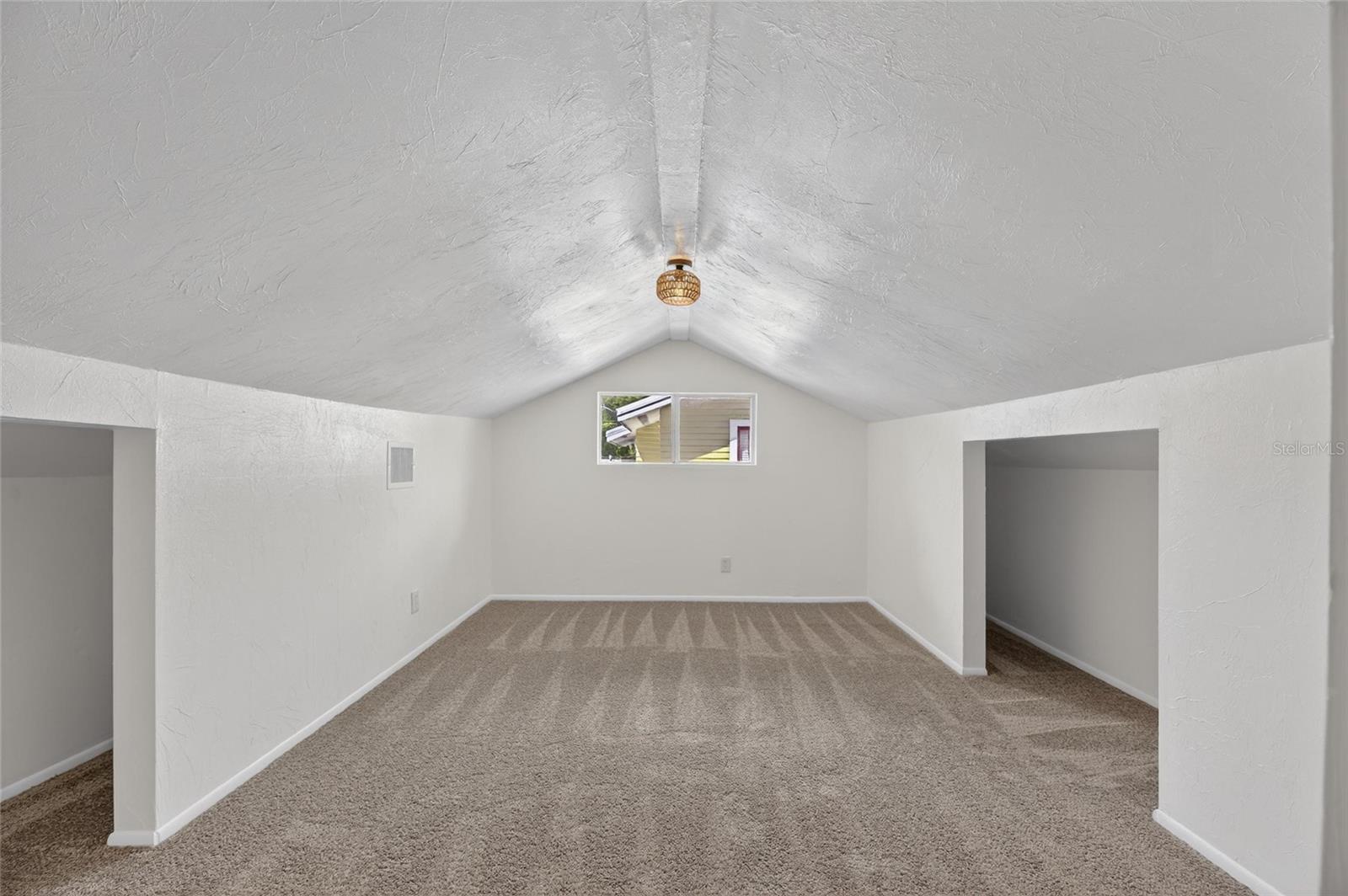 Image 41 of 53 For 810 River Heights Avenue