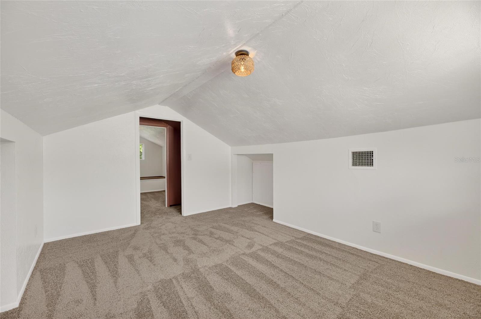 Image 42 of 53 For 810 River Heights Avenue