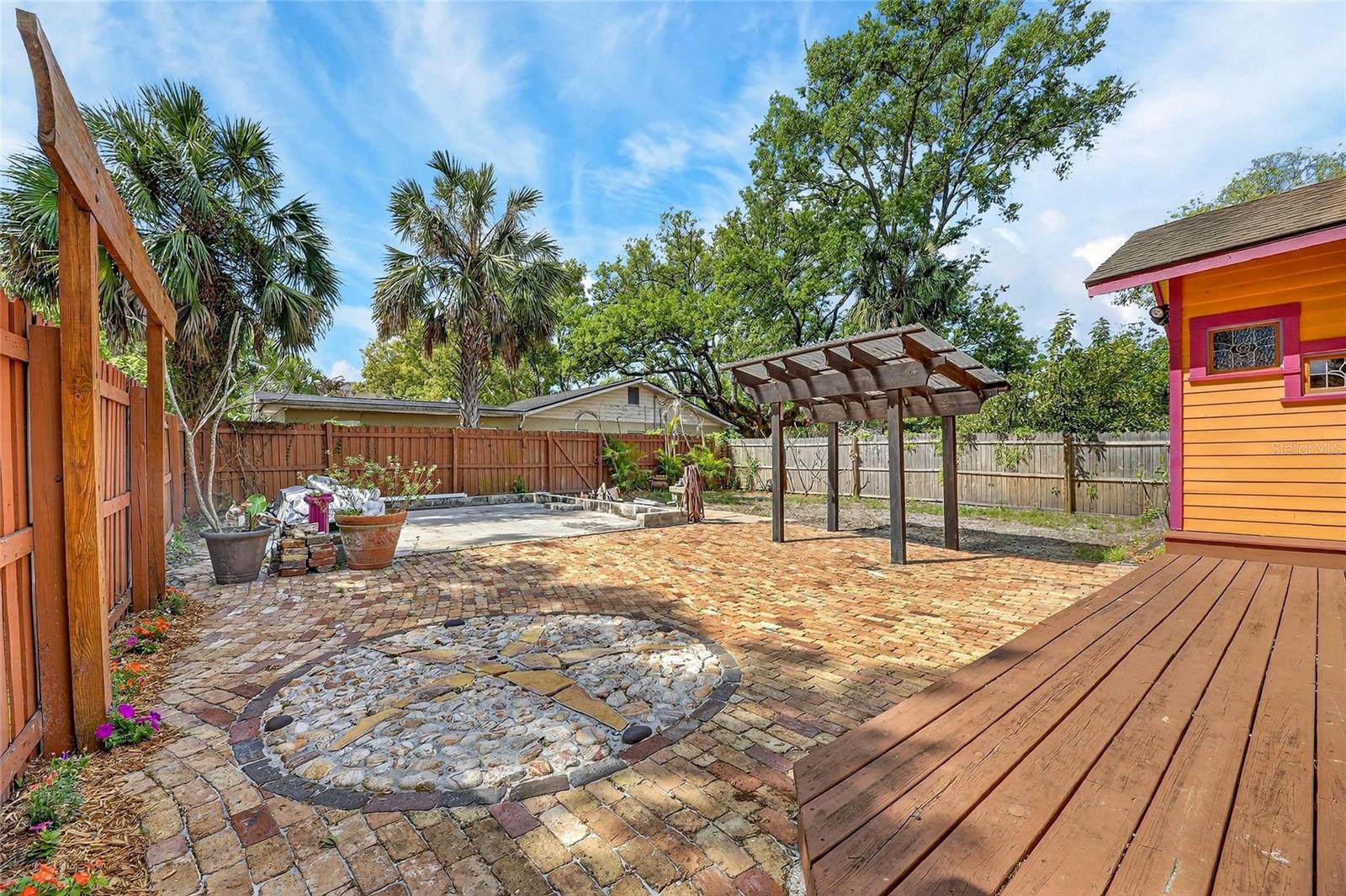 Image 44 of 53 For 810 River Heights Avenue