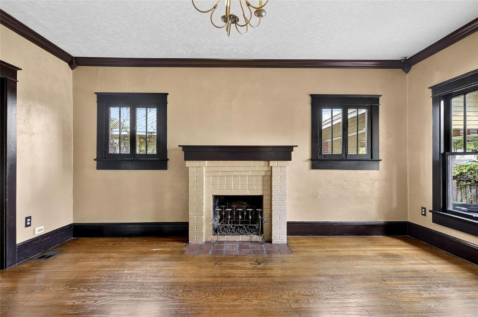 Image 9 of 53 For 810 River Heights Avenue