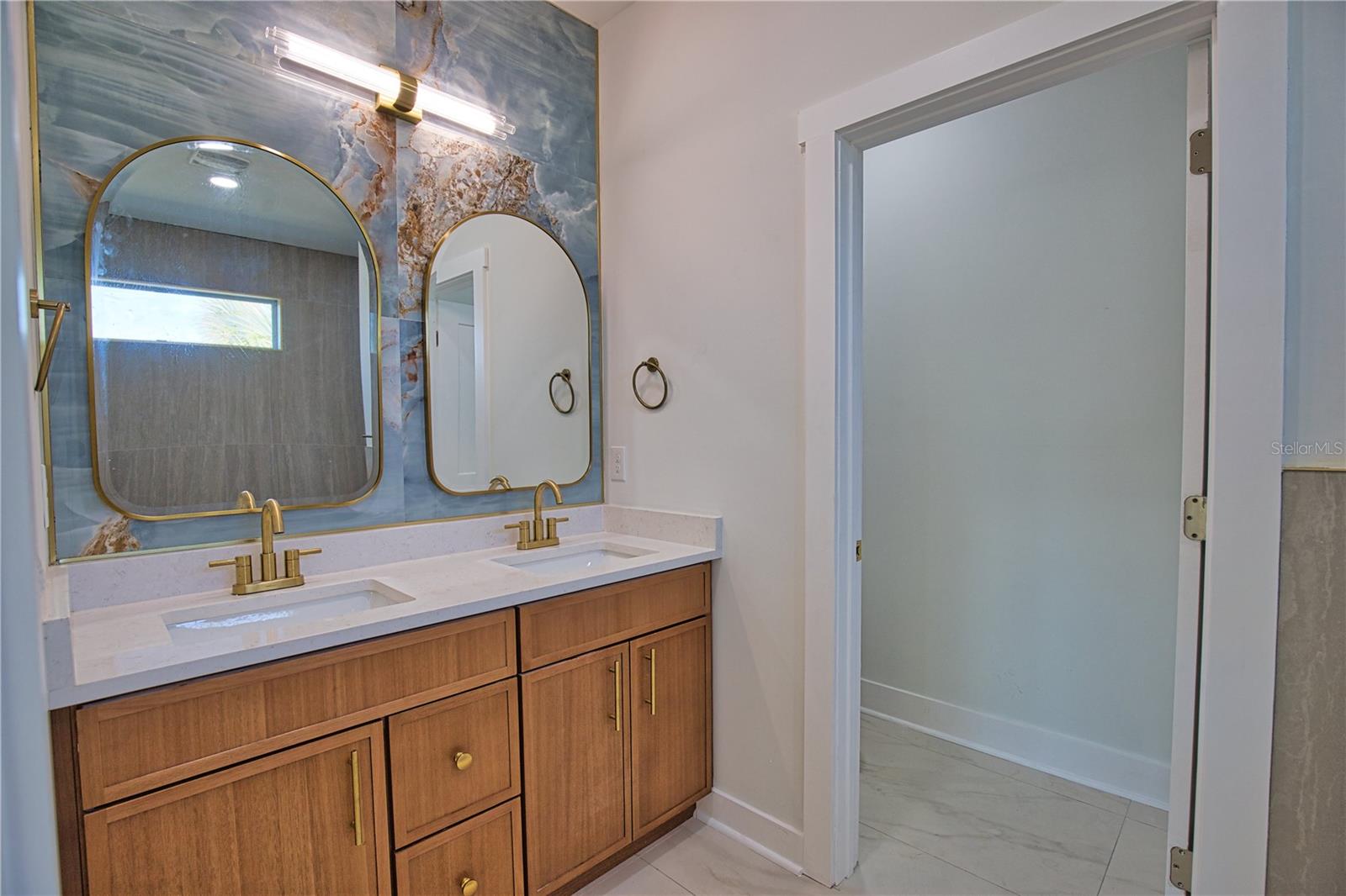 Image 14 of 21 For 5 Mate Drive