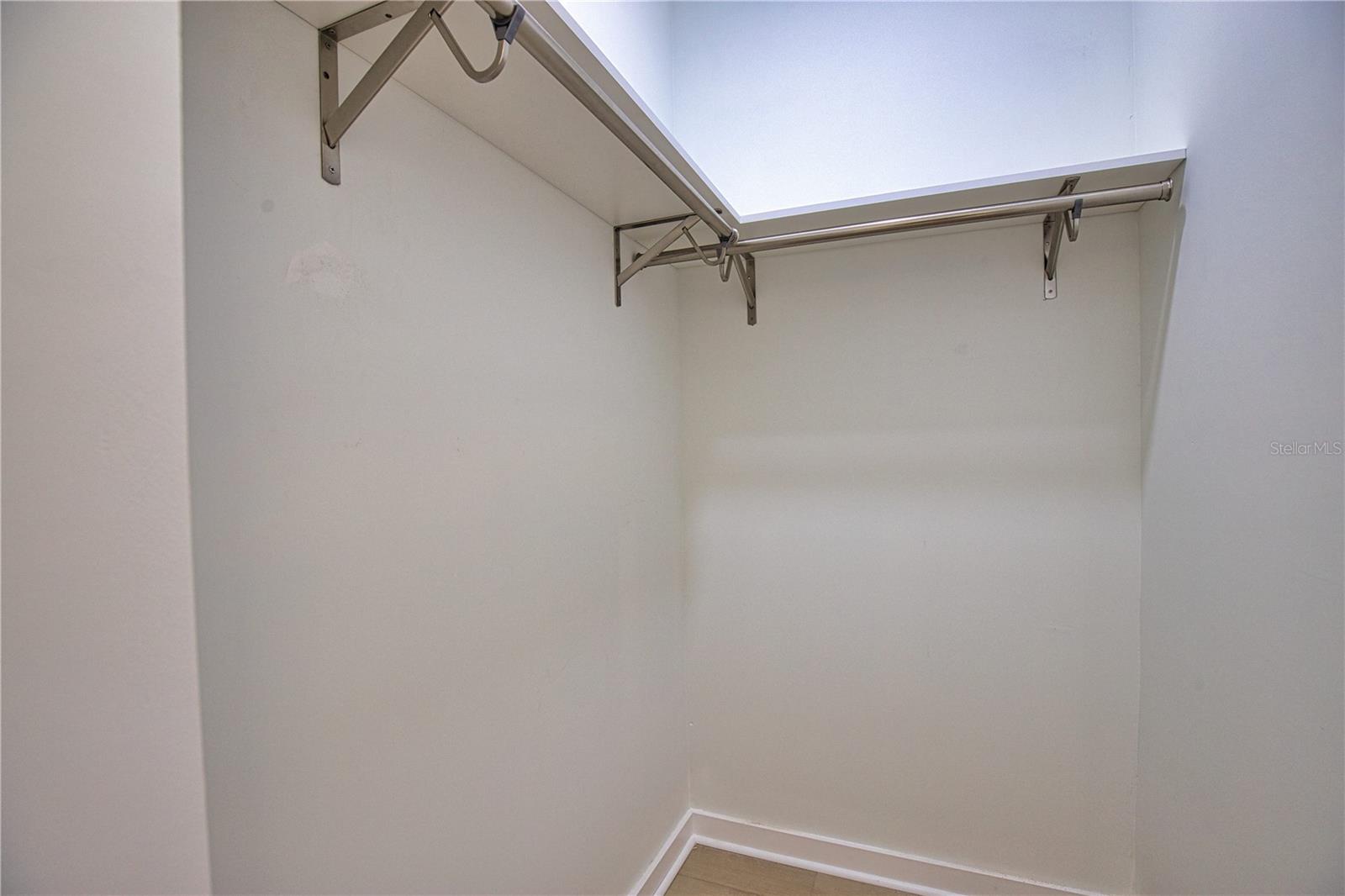 Image 16 of 21 For 5 Mate Drive