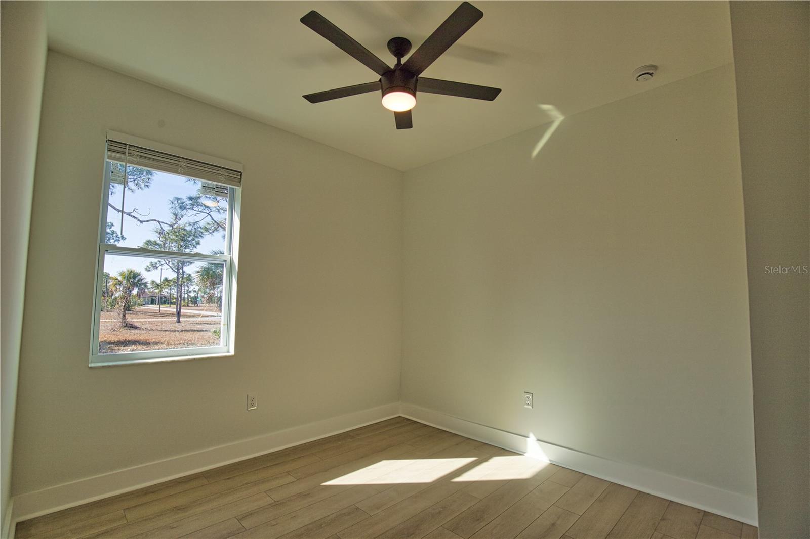 Image 18 of 21 For 5 Mate Drive