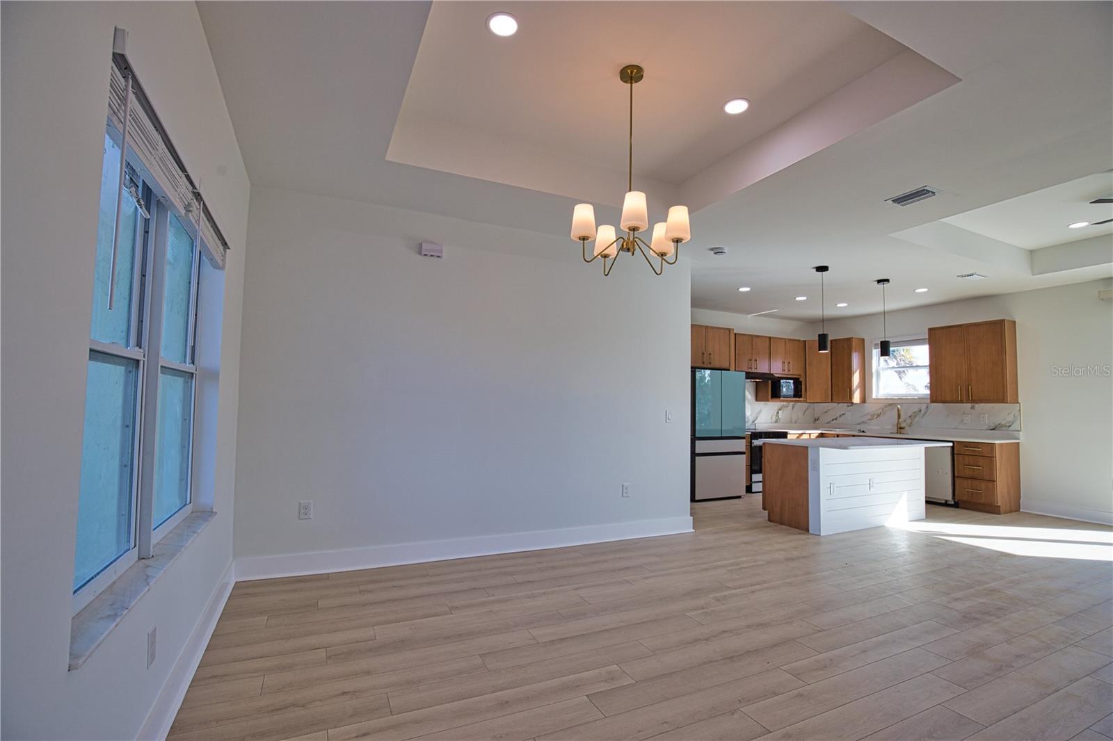 Image 3 of 21 For 5 Mate Drive