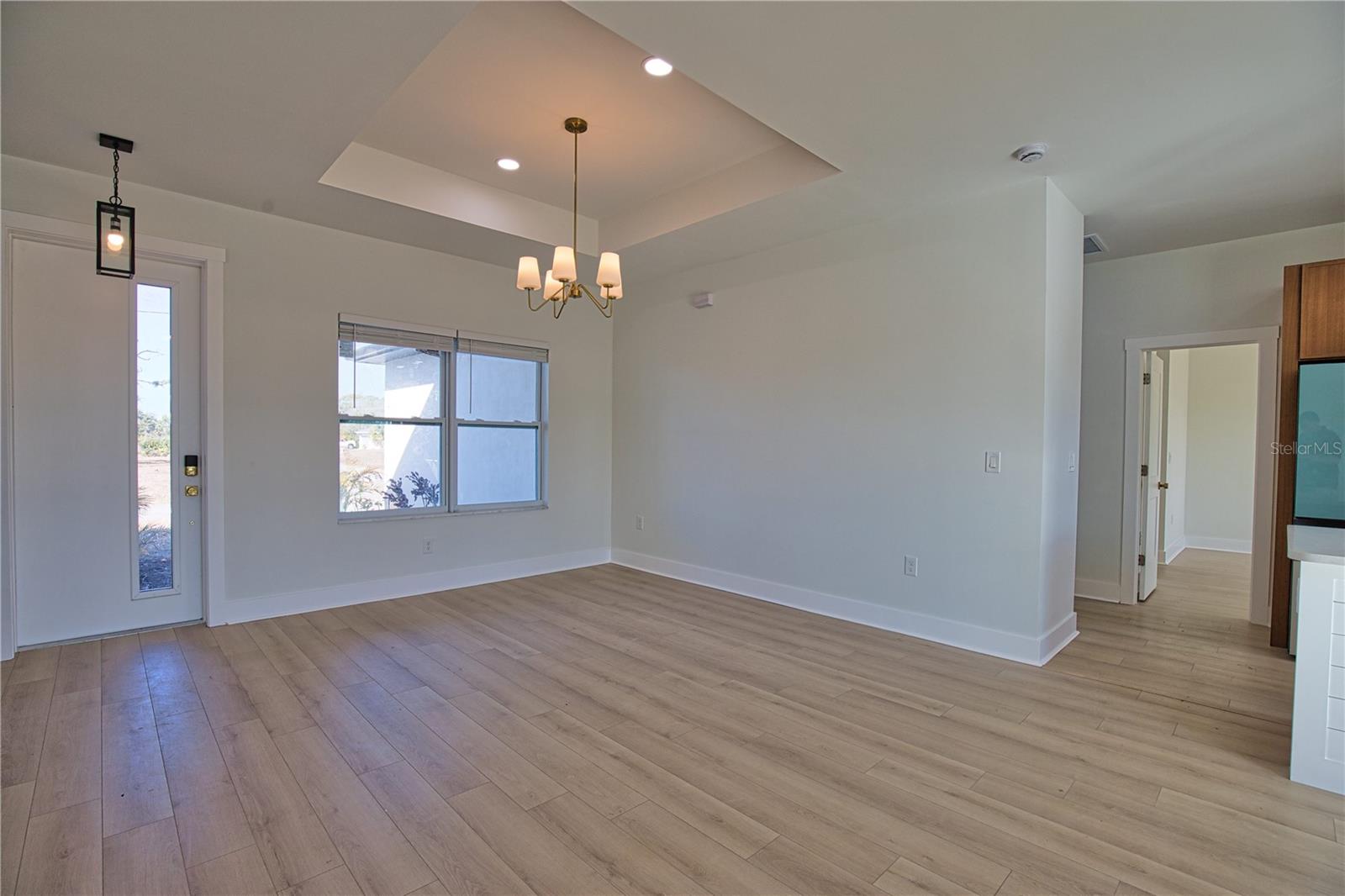 Image 5 of 21 For 5 Mate Drive