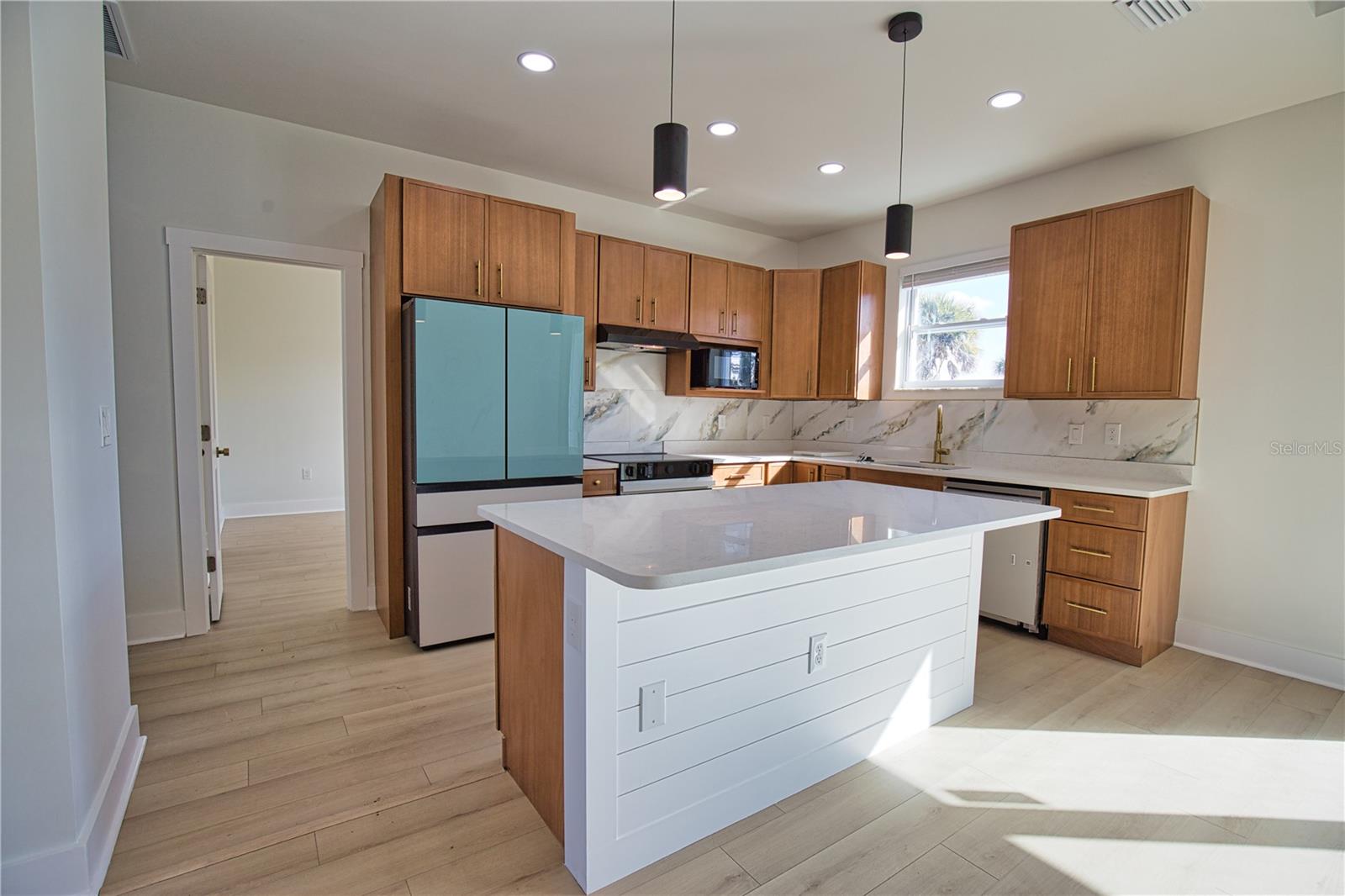 Image 7 of 21 For 5 Mate Drive