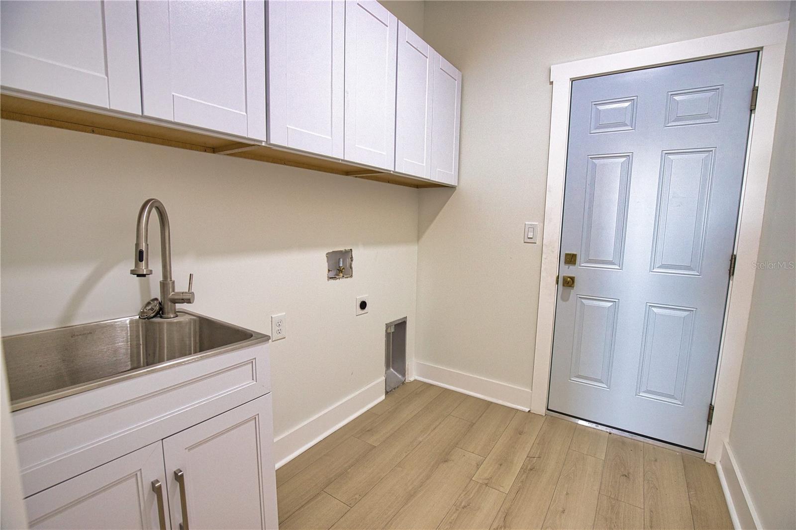 Image 9 of 21 For 5 Mate Drive