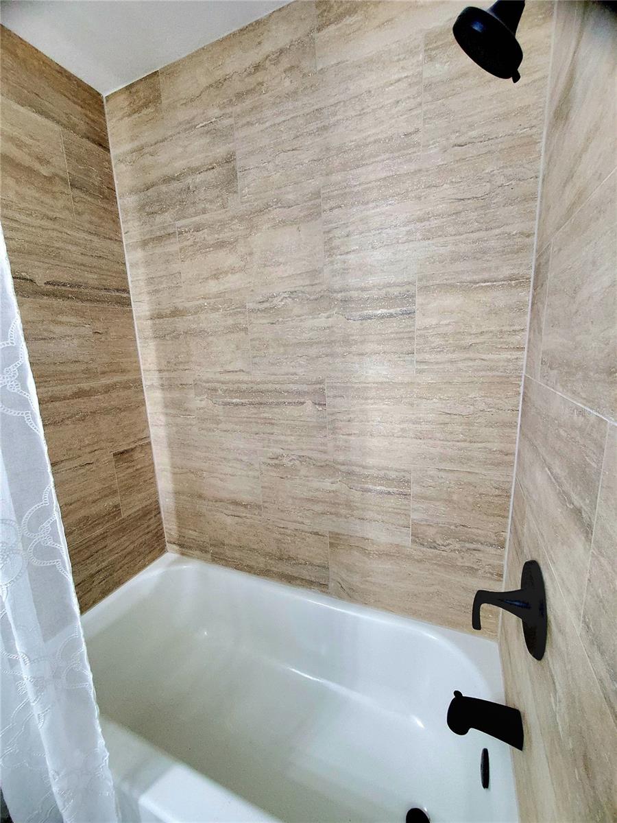 Image 28 of 45 For 1637 Caledonia Drive