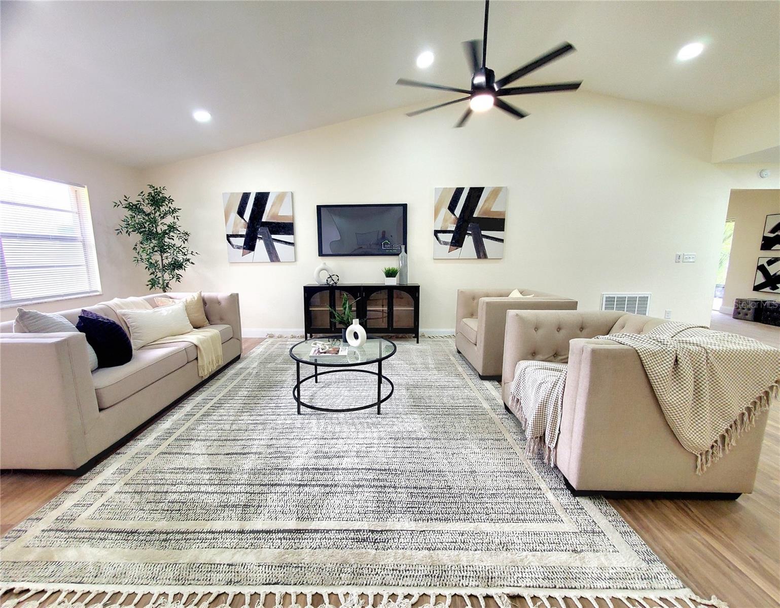 Image 4 of 45 For 1637 Caledonia Drive