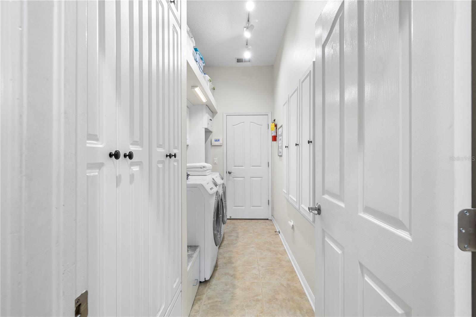 Listing photo id 8 for 1352 Big Creek Drive