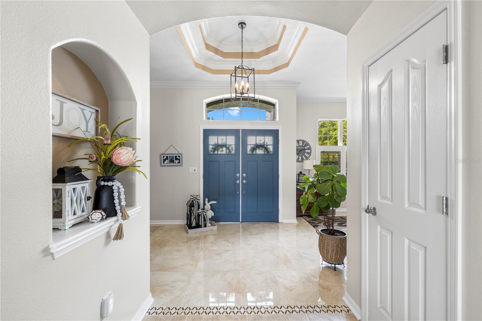 Listing photo id 2 for 1352 Big Creek Drive