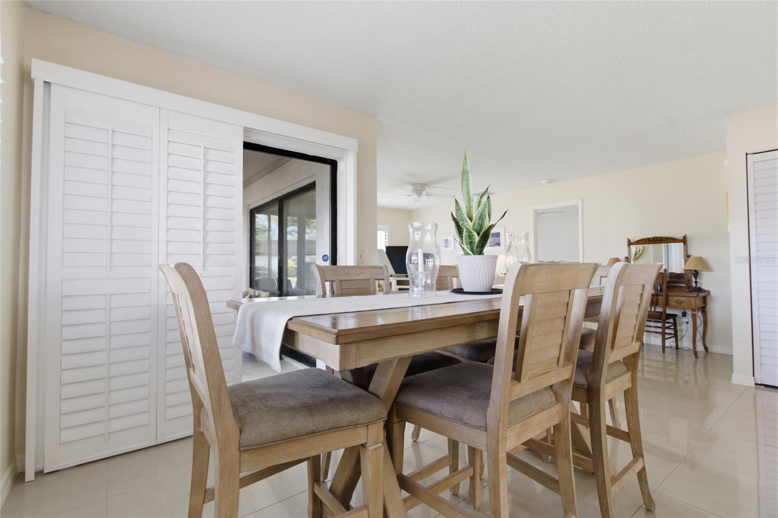 Image 12 of 31 For 2701 Countryside Boulevard 101