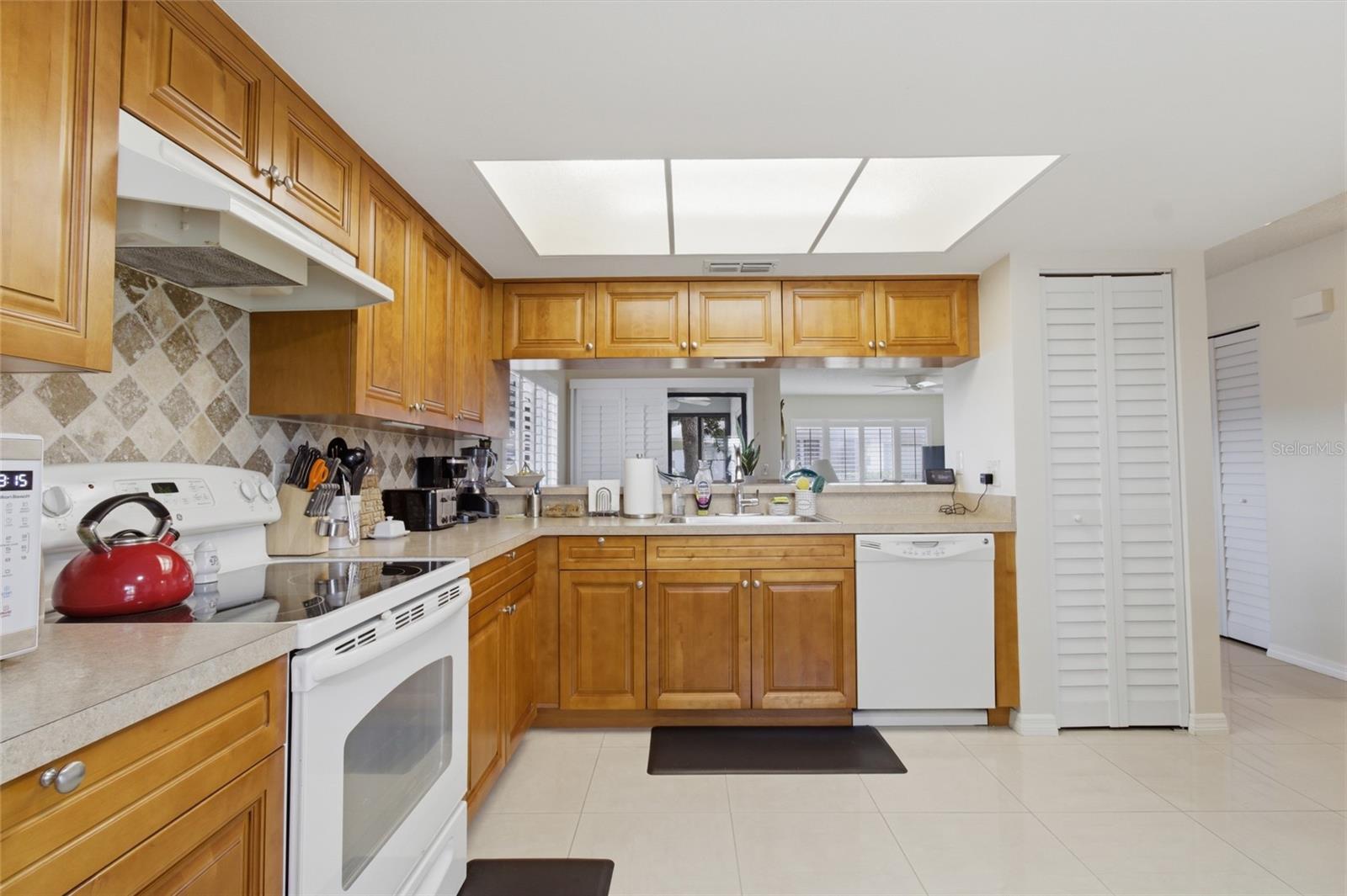 Image 9 of 31 For 2701 Countryside Boulevard 101