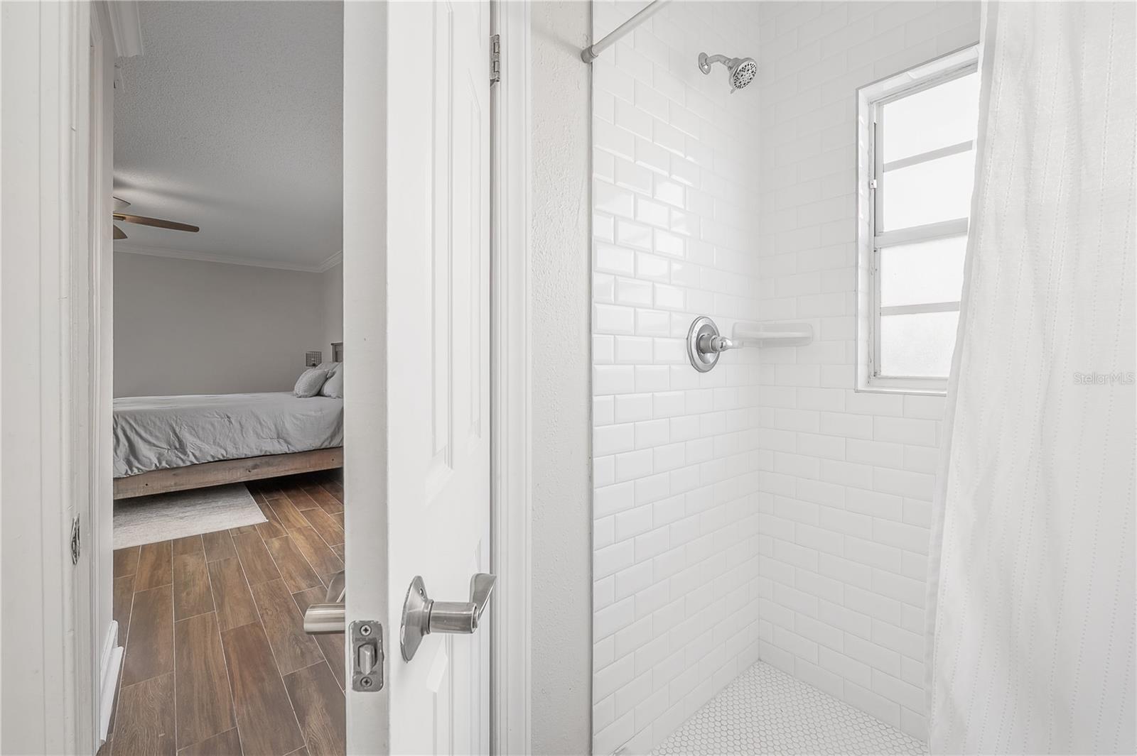 Listing photo id 26 for 8831 Hampden Drive