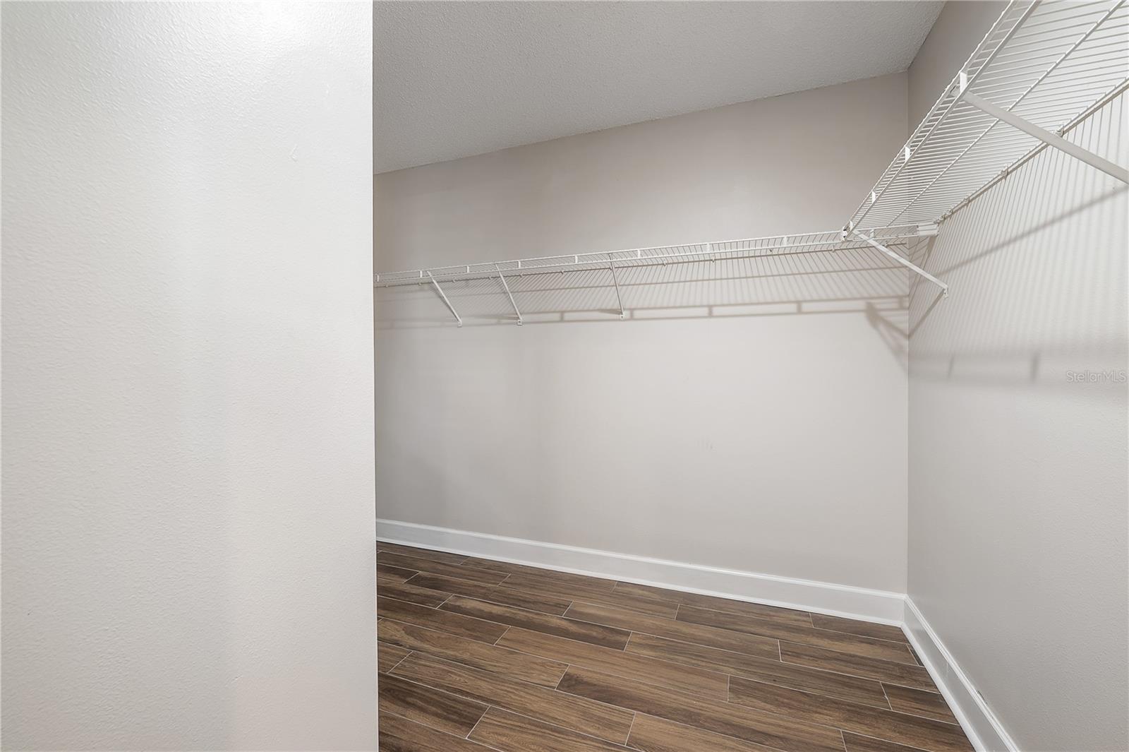 Listing photo id 28 for 8831 Hampden Drive