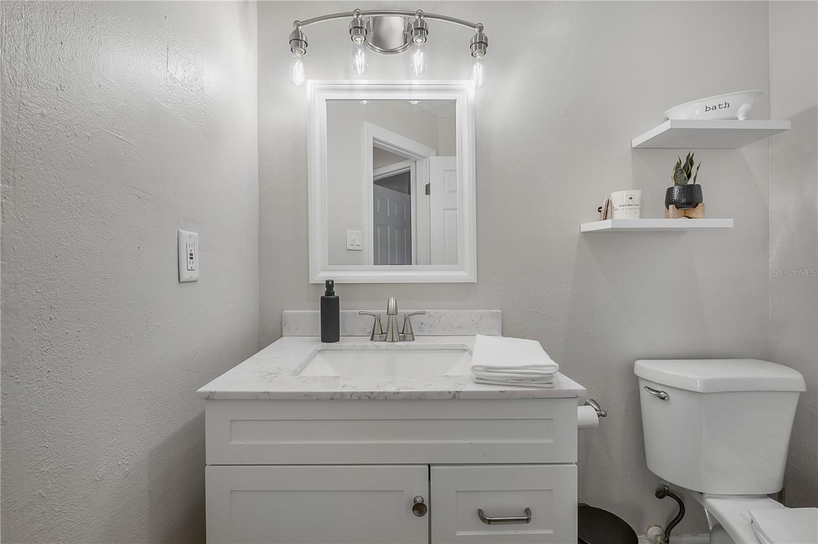 Listing photo id 35 for 8831 Hampden Drive