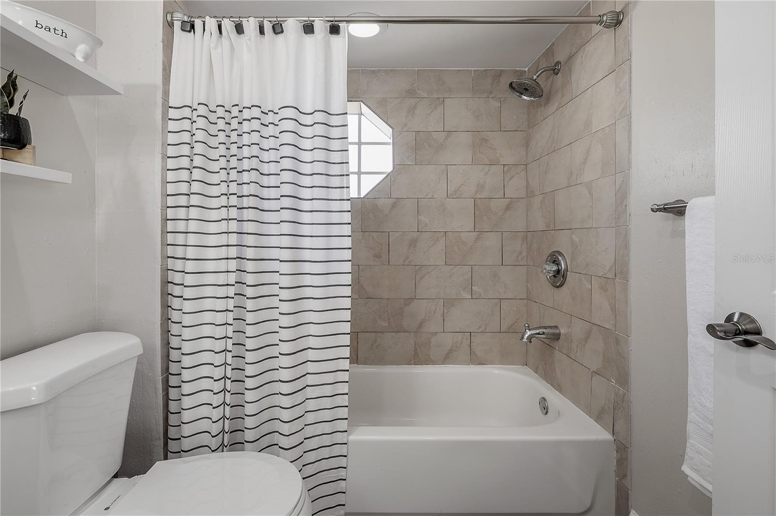 Listing photo id 36 for 8831 Hampden Drive