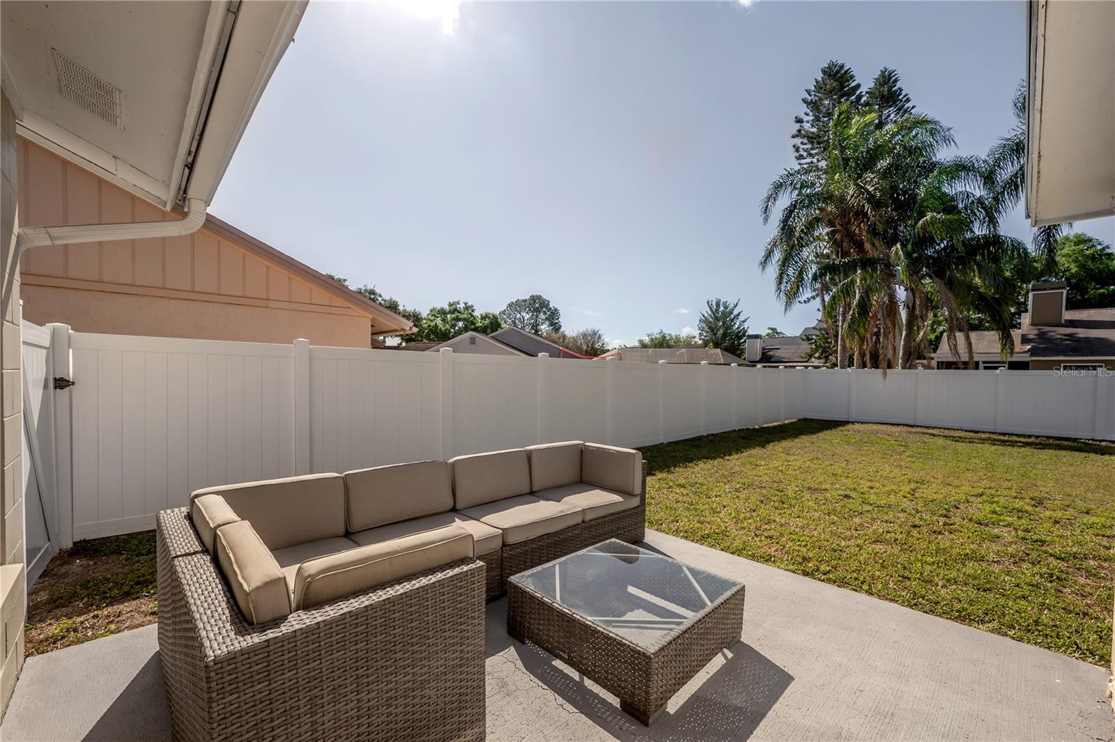 Listing photo id 38 for 8831 Hampden Drive