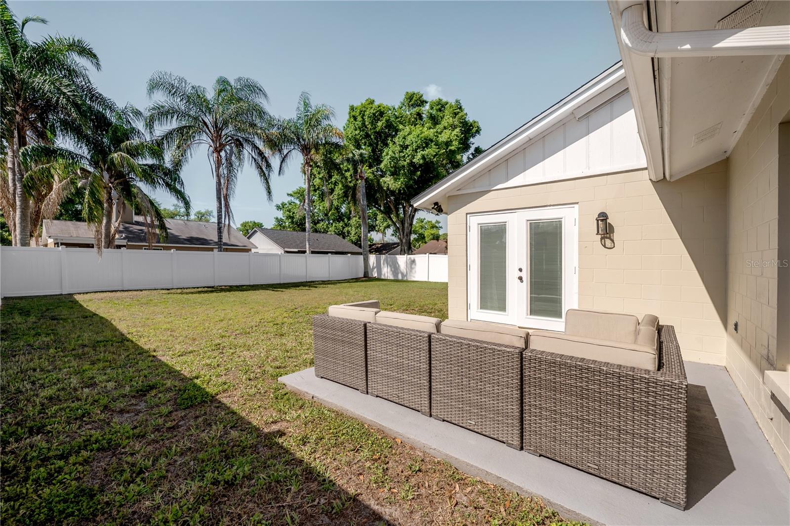 Listing photo id 39 for 8831 Hampden Drive