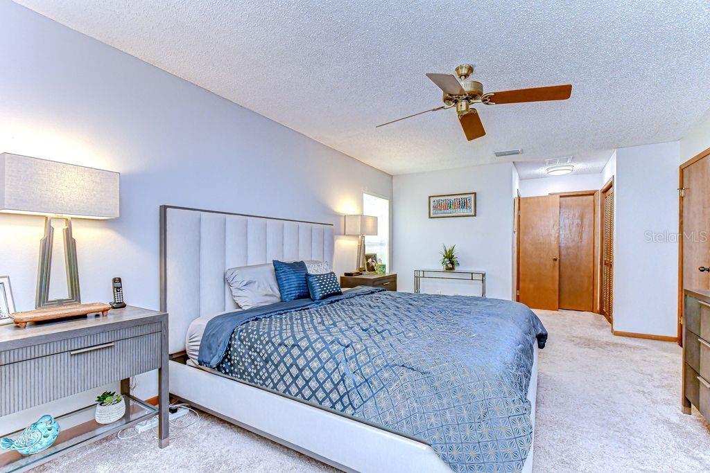 Image 18 of 29 For 16704 Vallely Drive