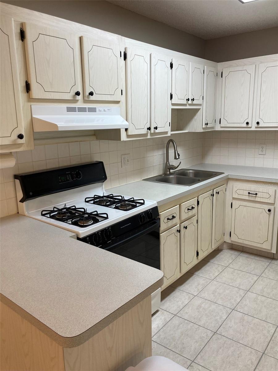 Image 11 of 63 For 5530 80th Street N C204