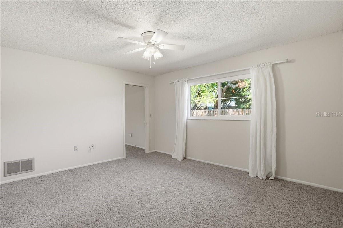 Image 18 of 26 For 3759 Collins Street 711