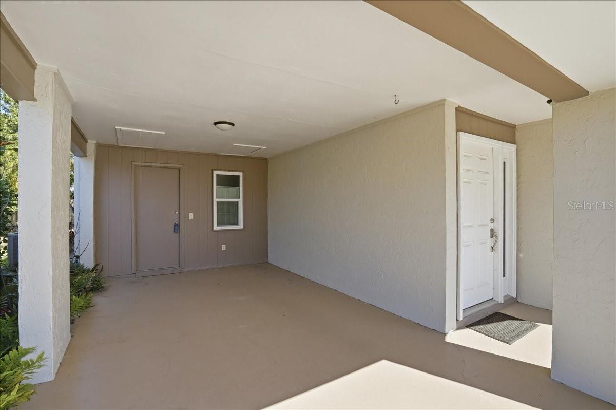 Image 5 of 26 For 3759 Collins Street 711