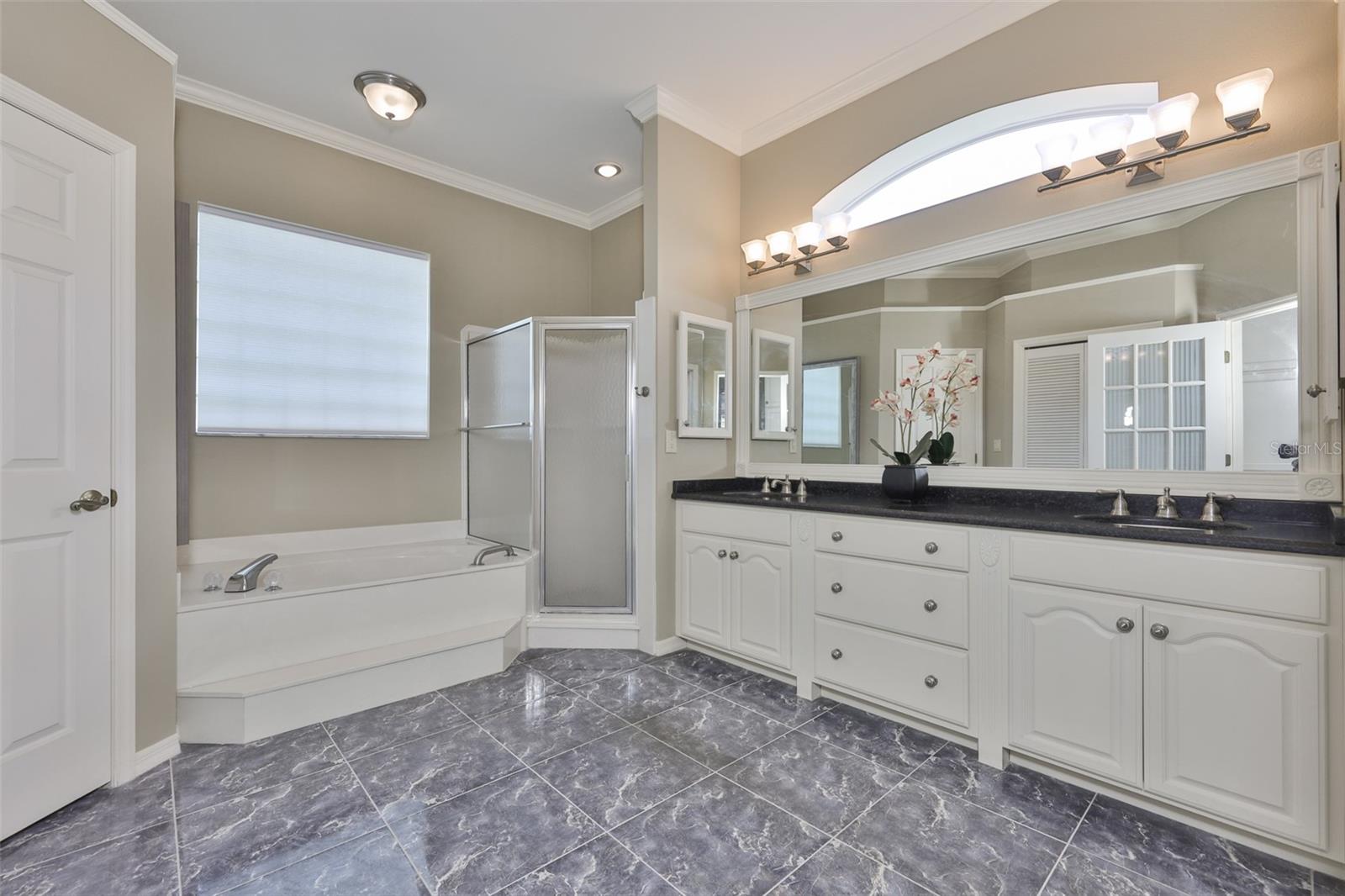 Image 33 of 72 For 1107 Opal Lane