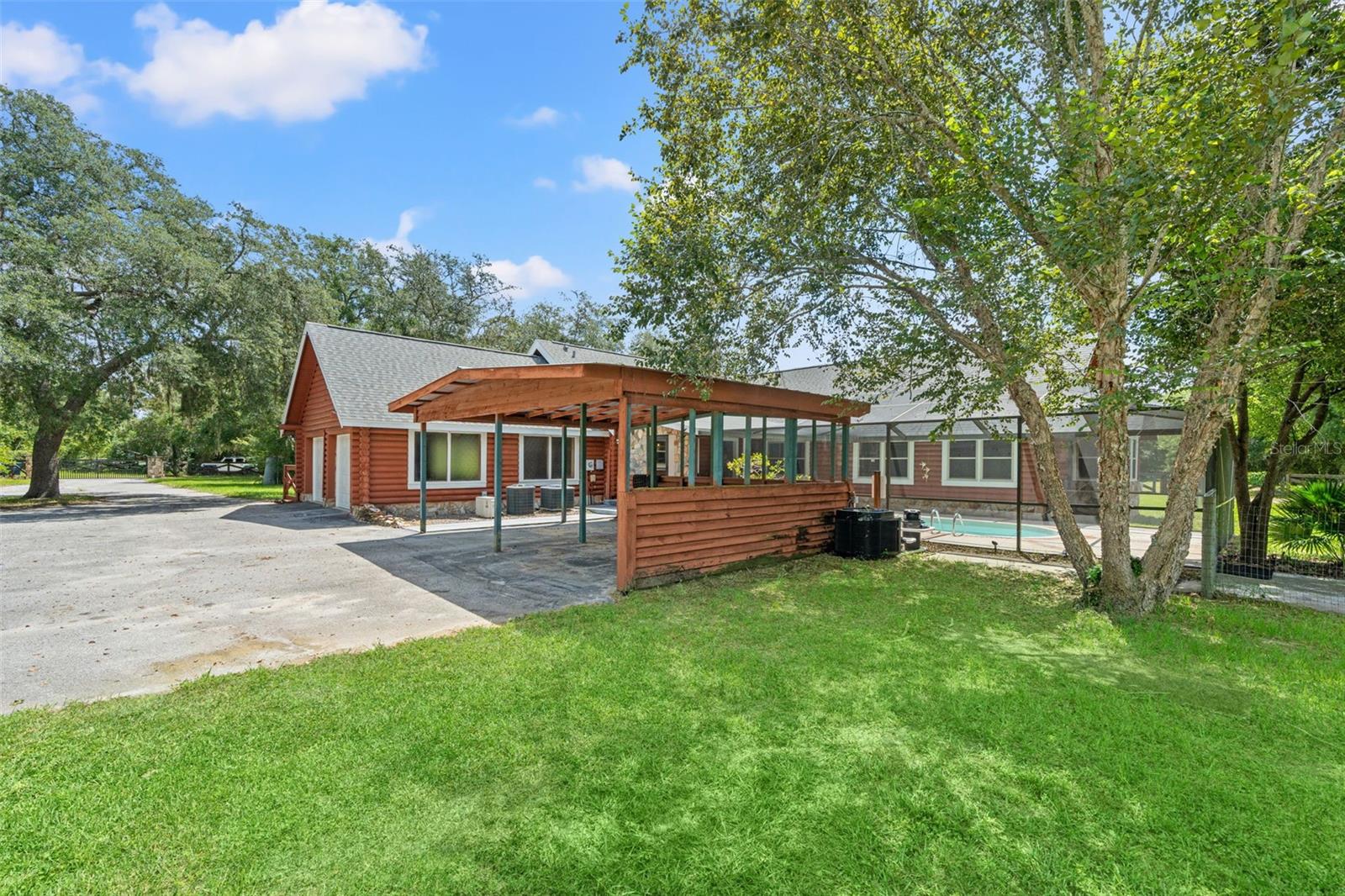 Image 31 of 36 For 18441 Oaklawn Drive