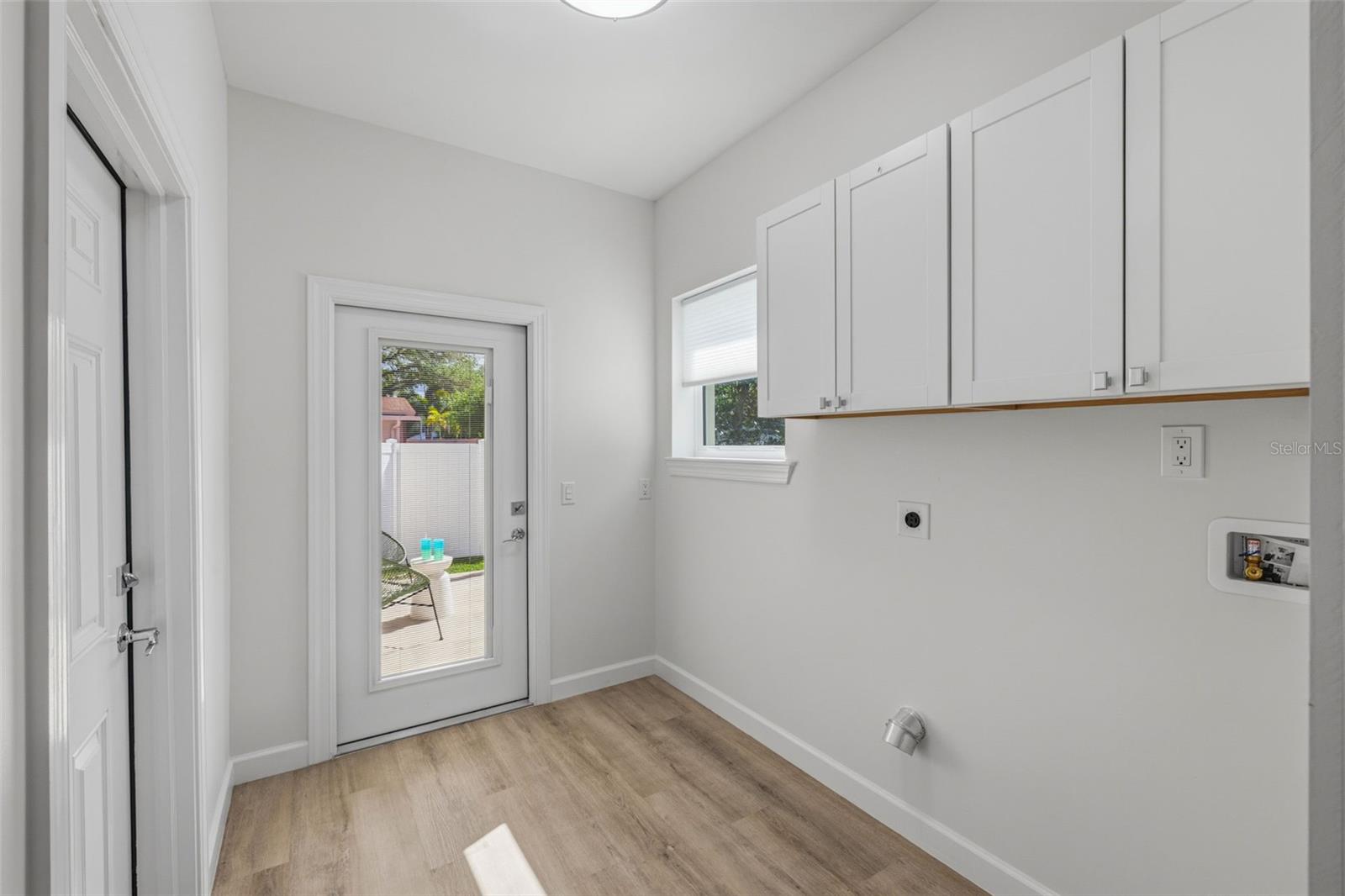 Image 15 of 49 For 494 39th Avenue N