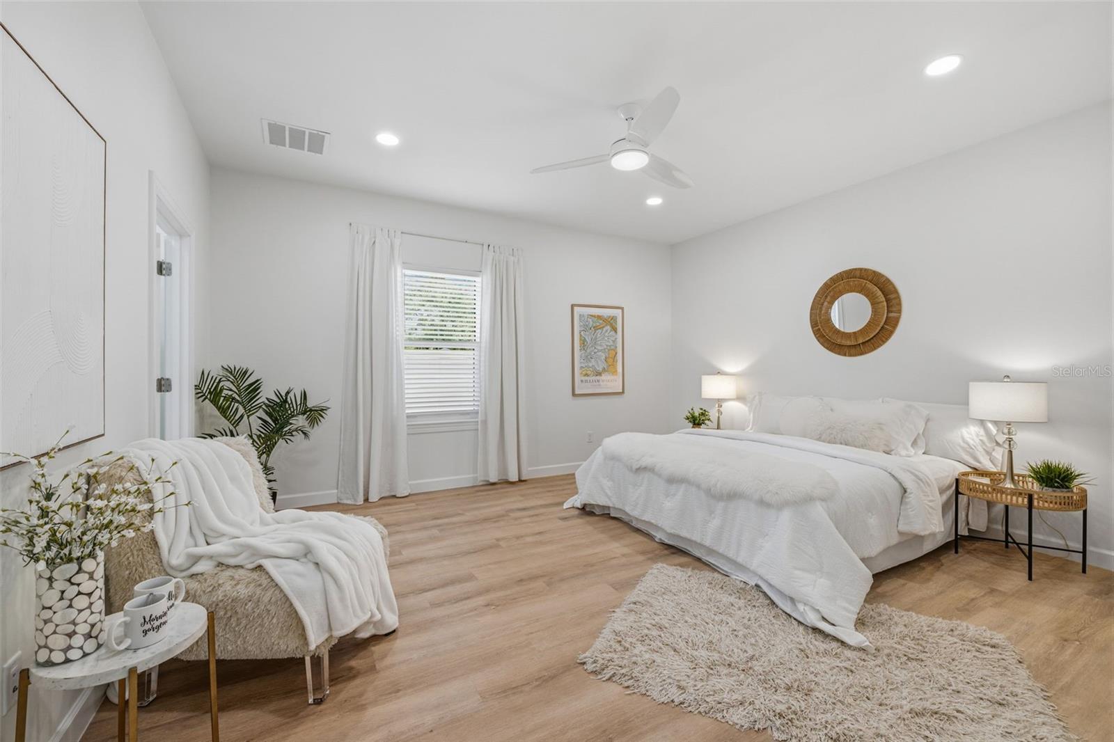 Image 16 of 49 For 494 39th Avenue N