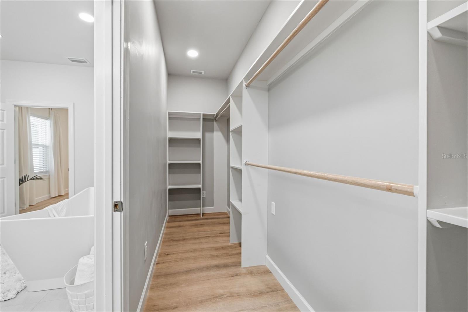 Image 21 of 49 For 494 39th Avenue N