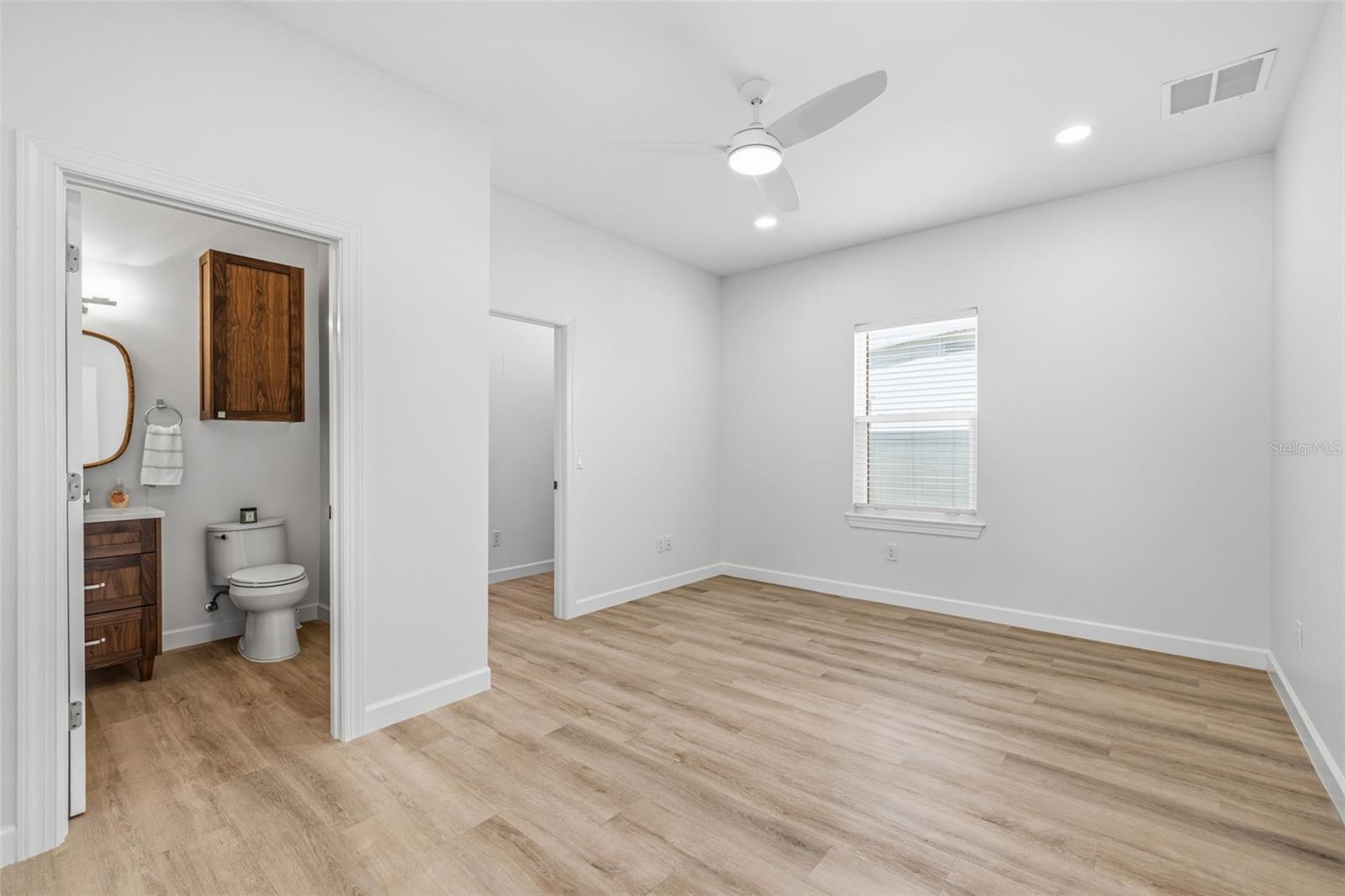 Image 22 of 49 For 494 39th Avenue N