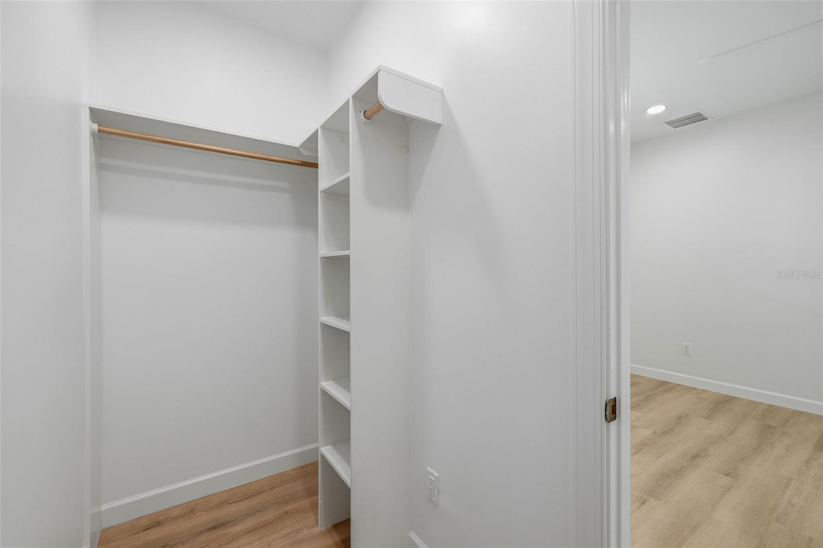 Image 24 of 49 For 494 39th Avenue N