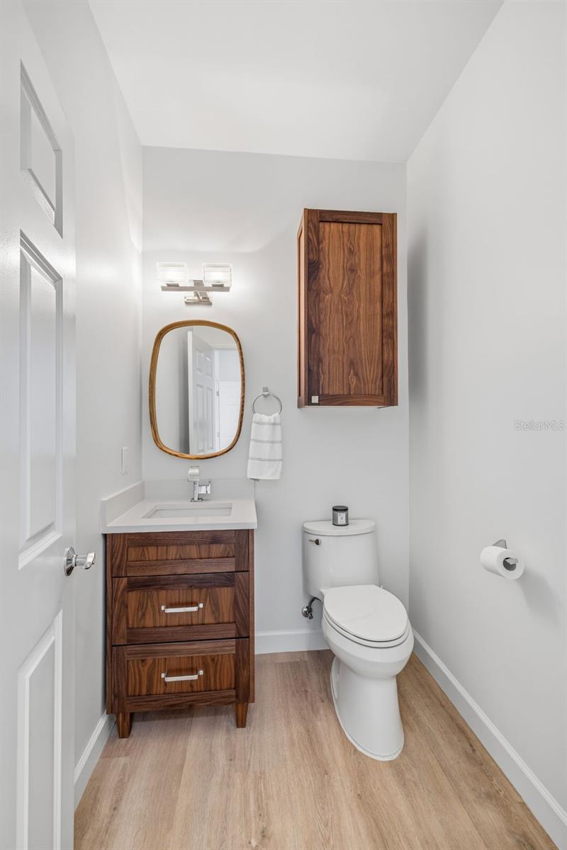 Image 25 of 49 For 494 39th Avenue N