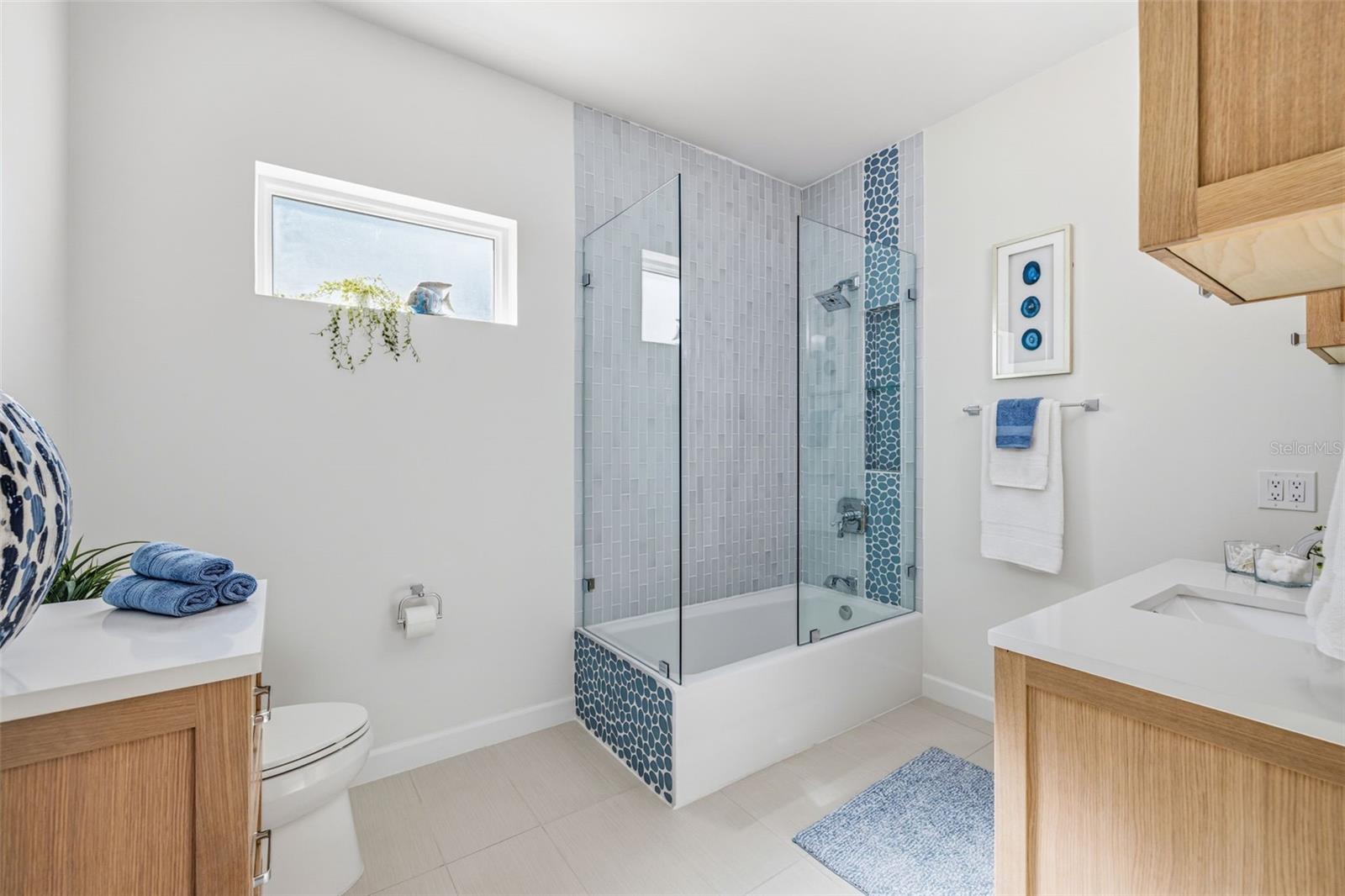 Image 26 of 49 For 494 39th Avenue N