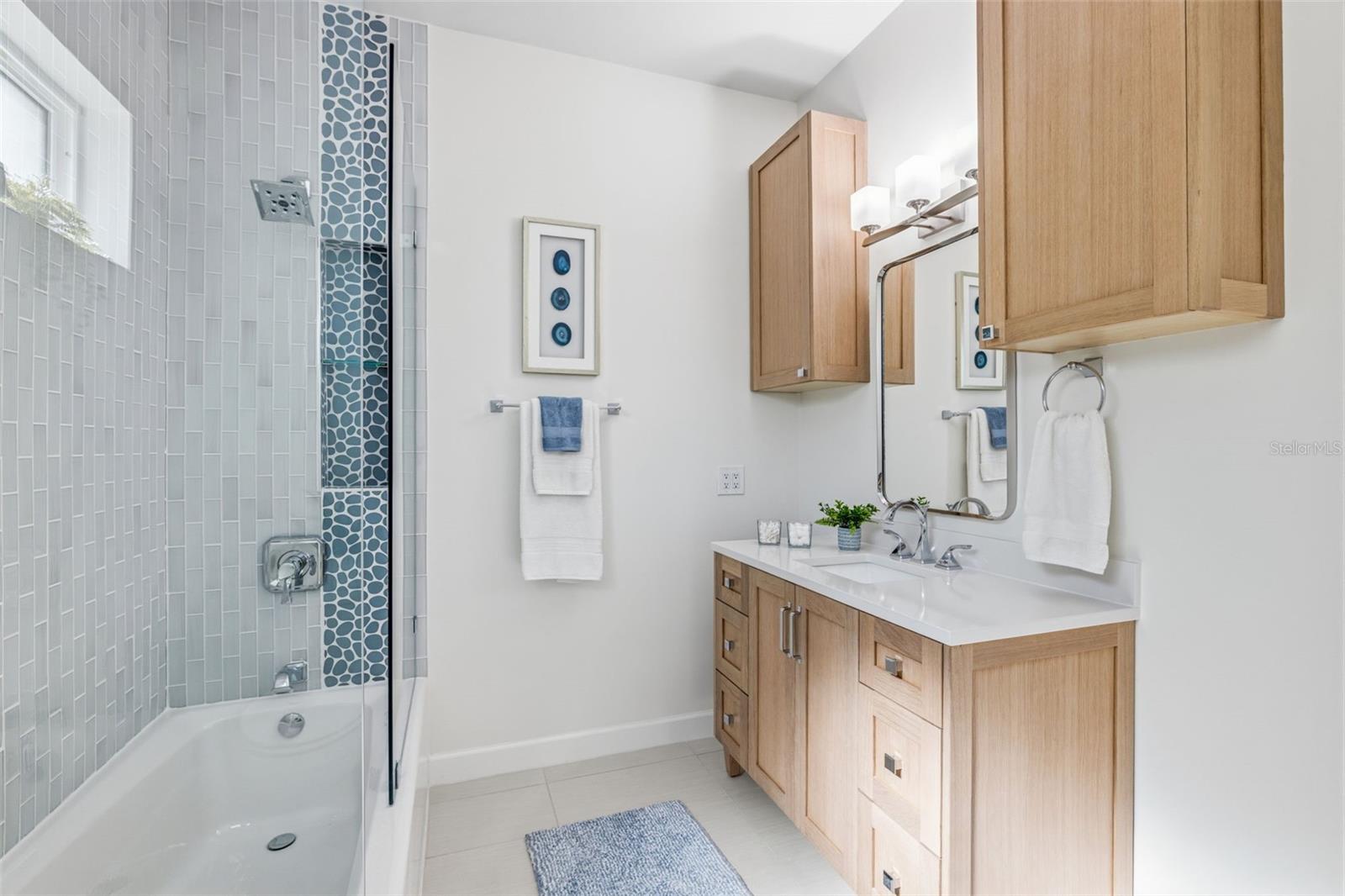 Image 27 of 49 For 494 39th Avenue N