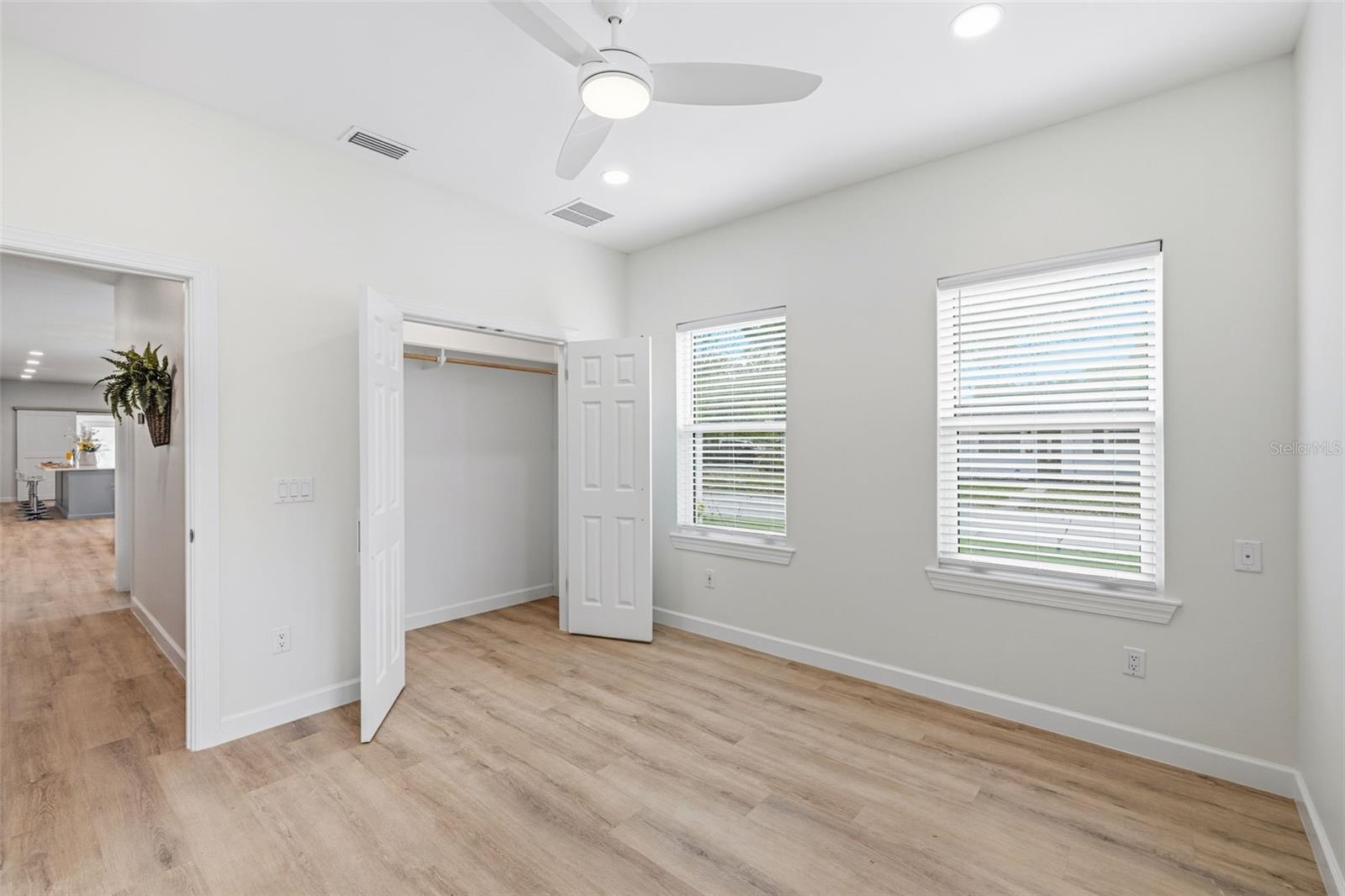 Image 29 of 49 For 494 39th Avenue N