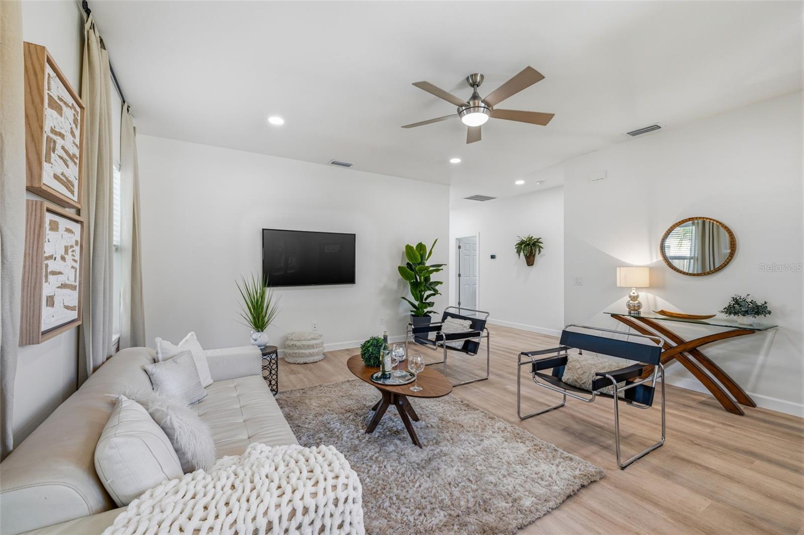 Image 6 of 49 For 494 39th Avenue N