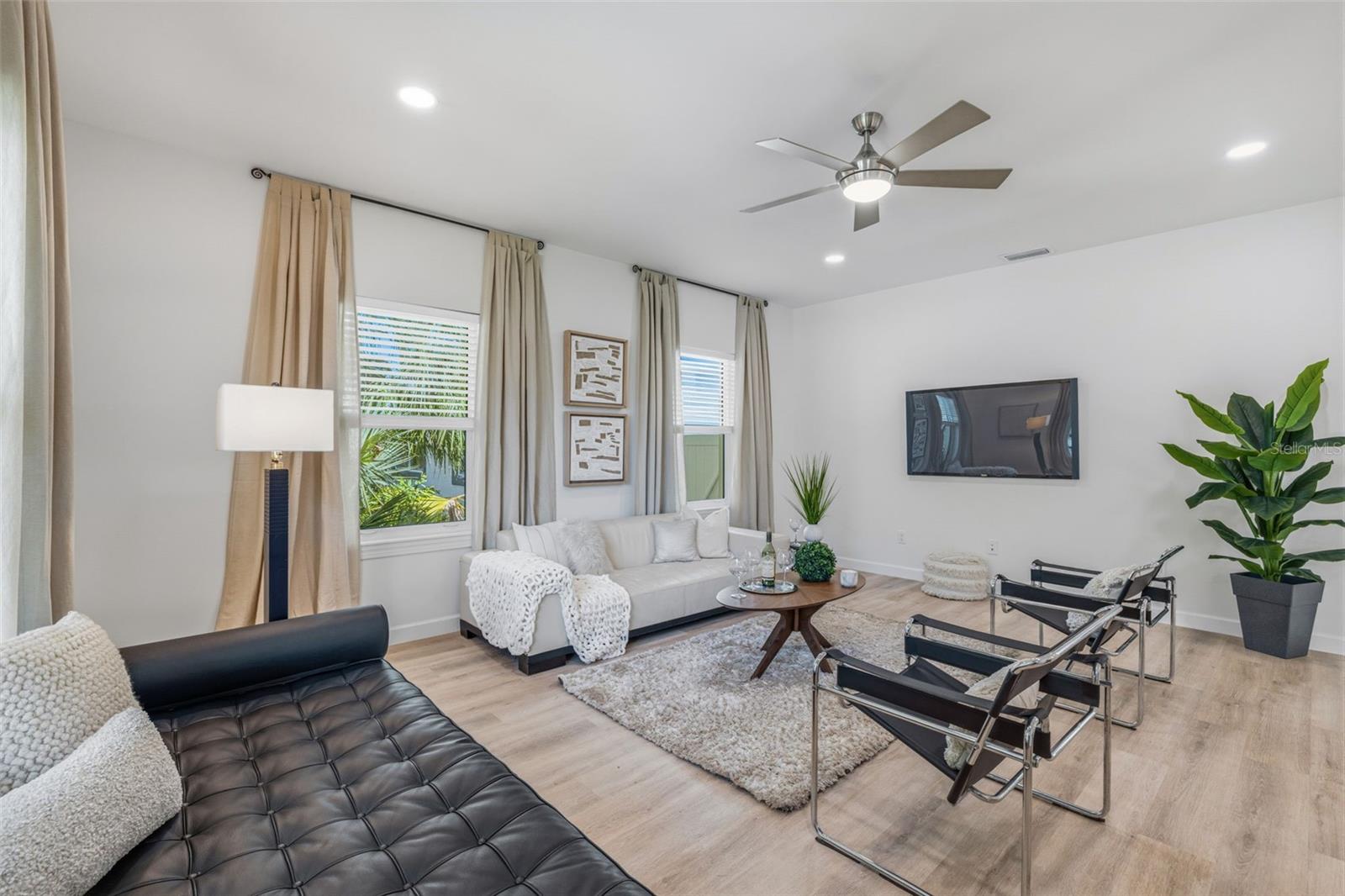 Image 7 of 49 For 494 39th Avenue N