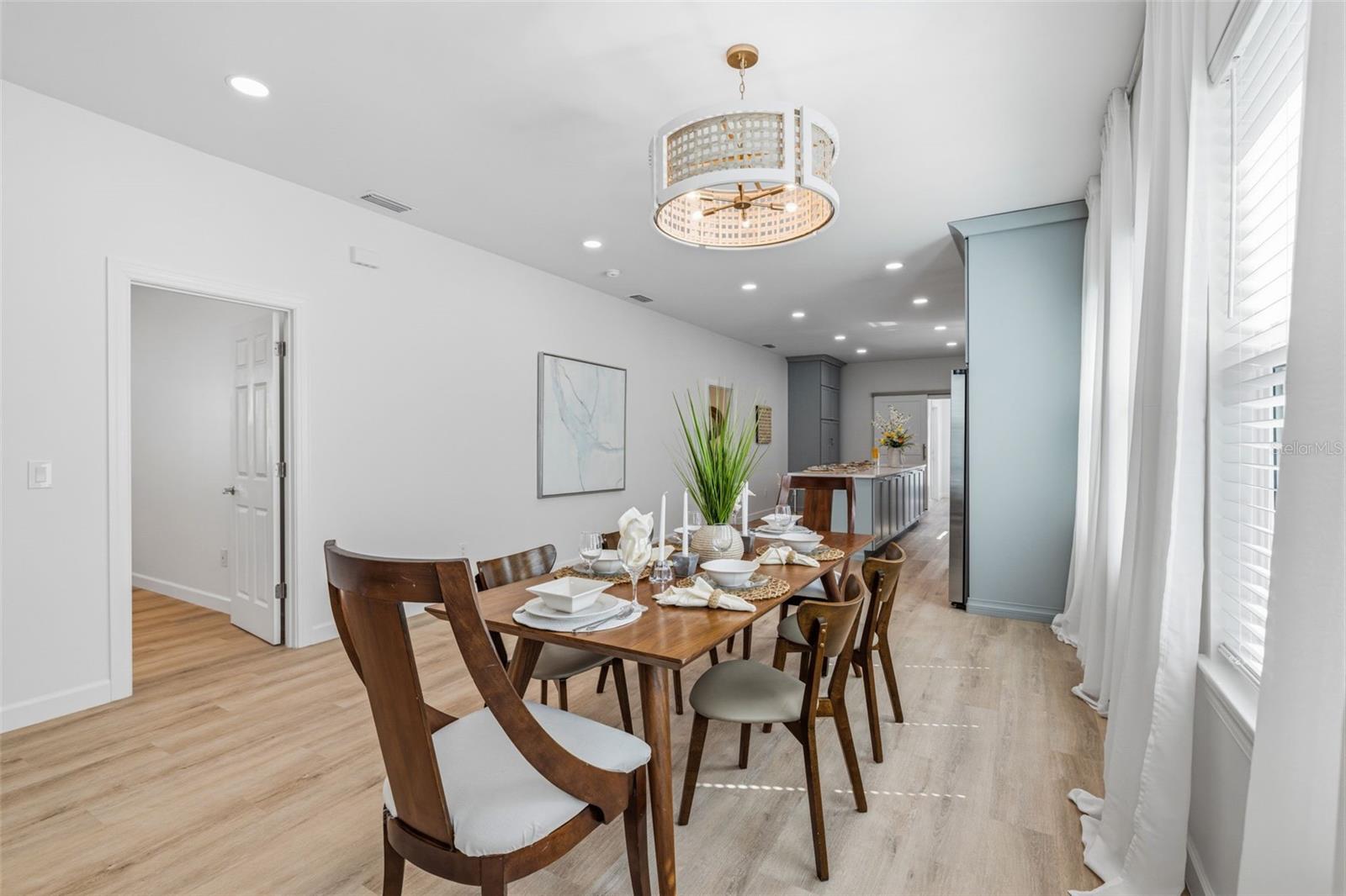 Image 8 of 49 For 494 39th Avenue N