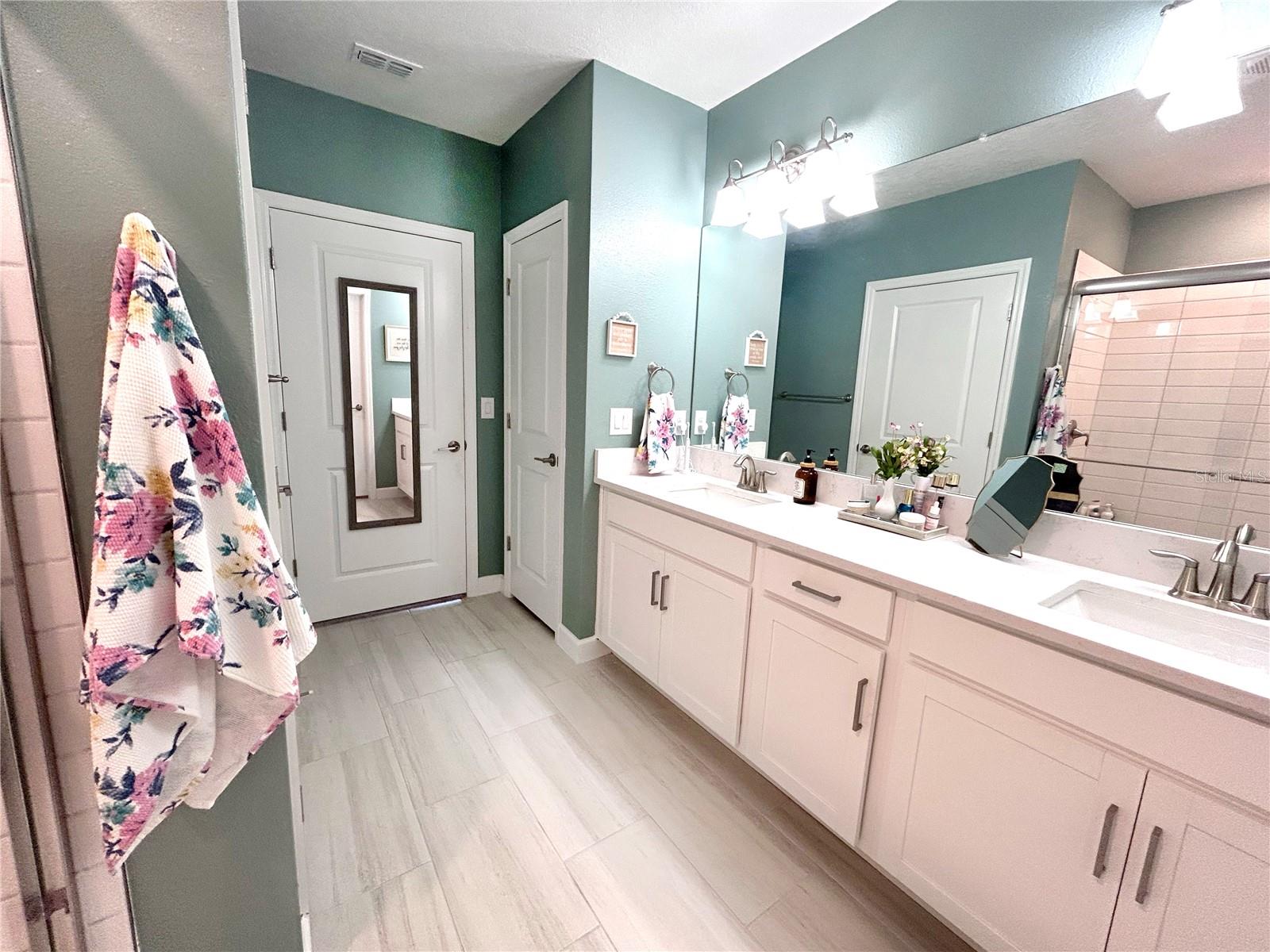 Image 25 of 36 For 16964 Forge Surf Street